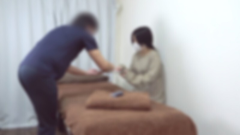 FC2-PPV-4880440 ♡4月29日前半价！ 【无/几乎无内射】一位之前谘询过我们关于阴毛去除的顾客回来后，阴毛反而更浓密了。她阴毛吸收的费洛蒙真是太神奇了！