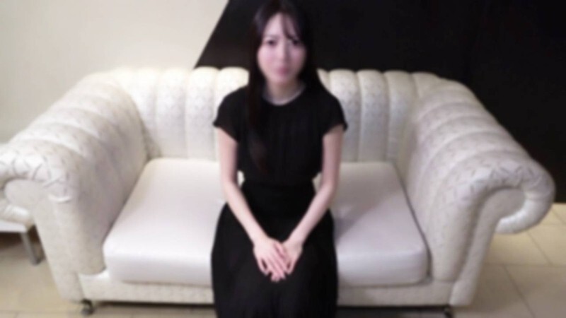 FC2-PPV-4869607 【首拍/豪华特典】一位美丽、肤白貌美、身材苗条的钢琴老师。她羞涩地泛起红晕，散发出成熟的性感魅力，并发出动听的呻吟声。