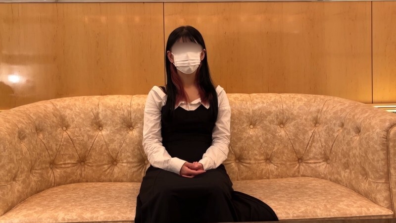 FC2-PPV-4870293 一位24岁的漂亮餐厅女服务生。一场使用假阳具和真阳具的毁灭性性爱，让她喘不过气来。